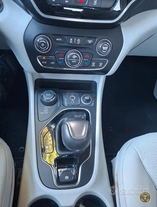 Jeep Cherokee 2019 photo 4