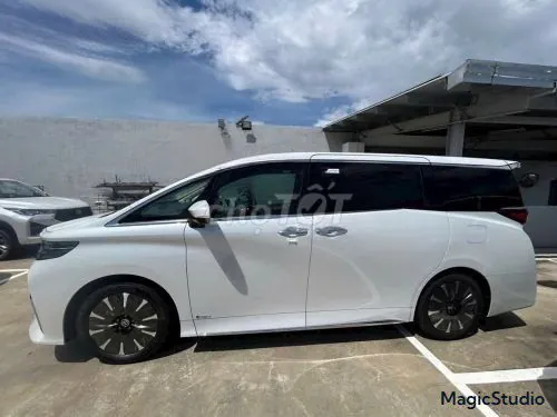 Toyota Alphard 2026 photo 2