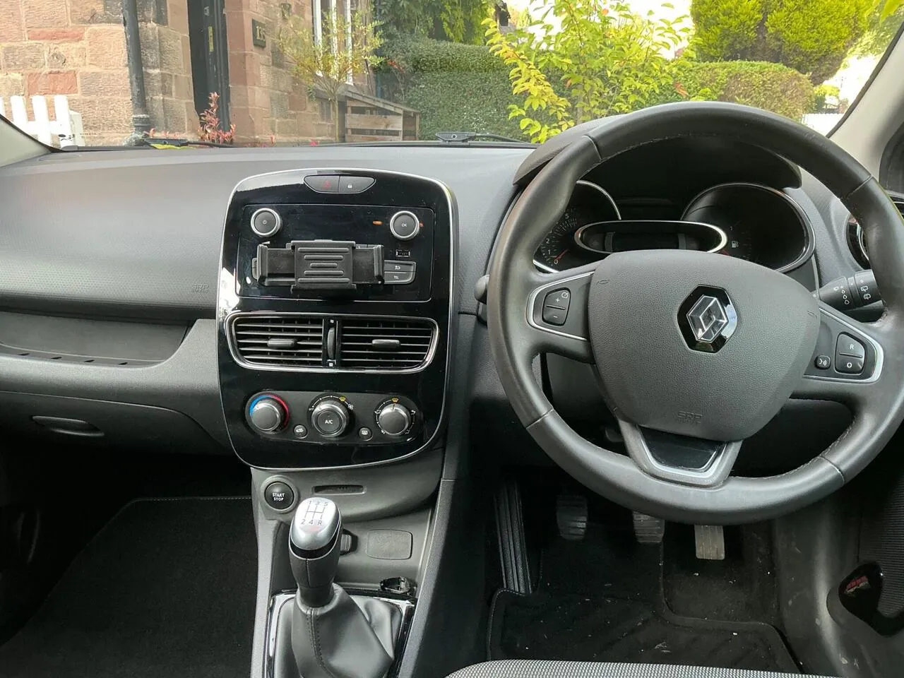 Renault Clio 2019 photo 2