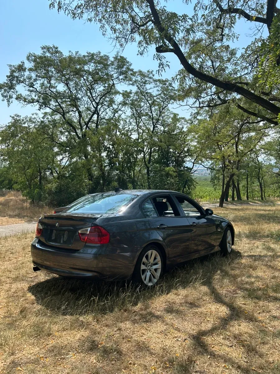 BMW 3 Series 2005 photo 3