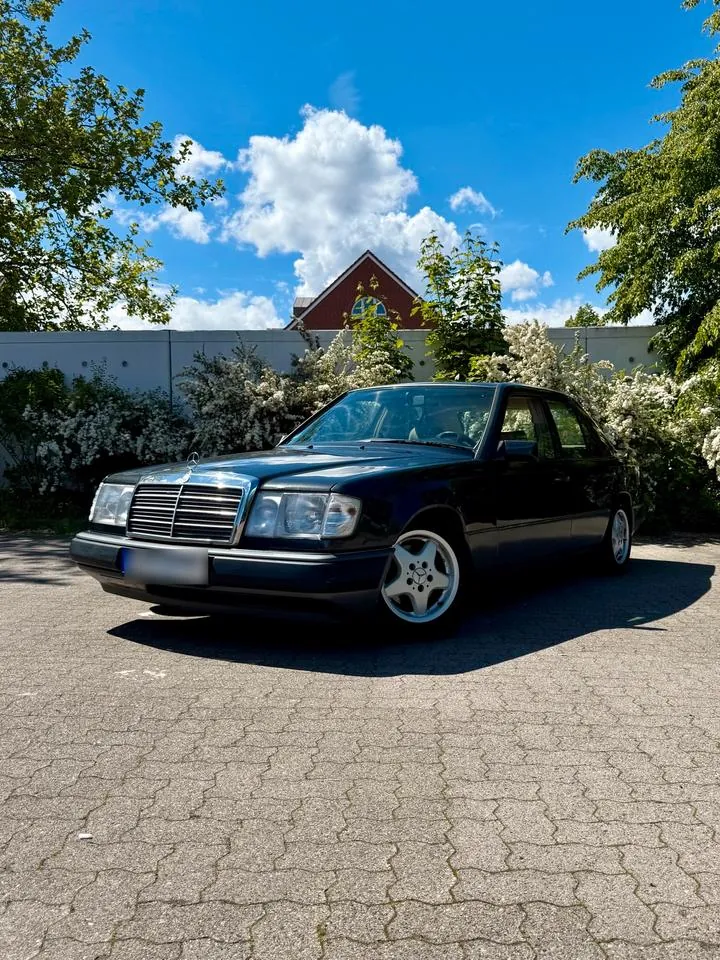 Mercedes-Benz W124