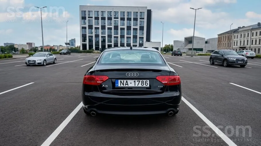Audi A5 2011 photo 4