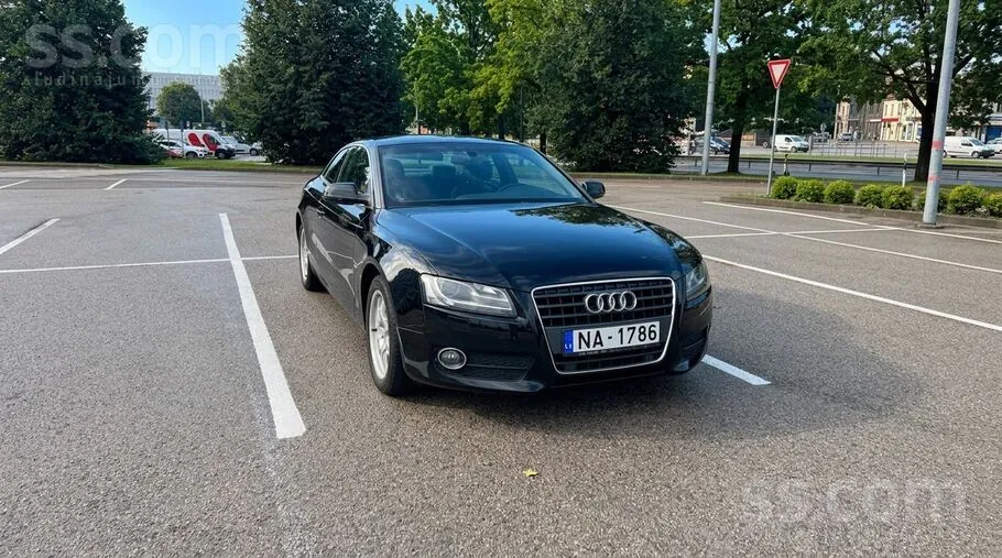 Audi A5 2011 photo 2