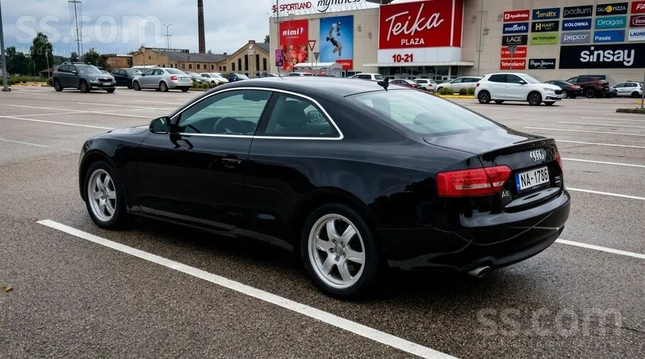 Audi A5 2011 photo 3