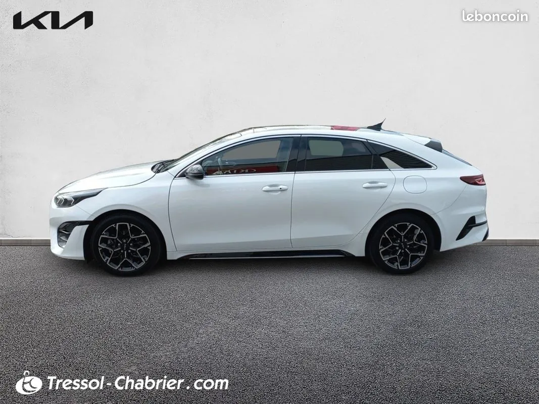 Kia Proceed 2023 photo 2