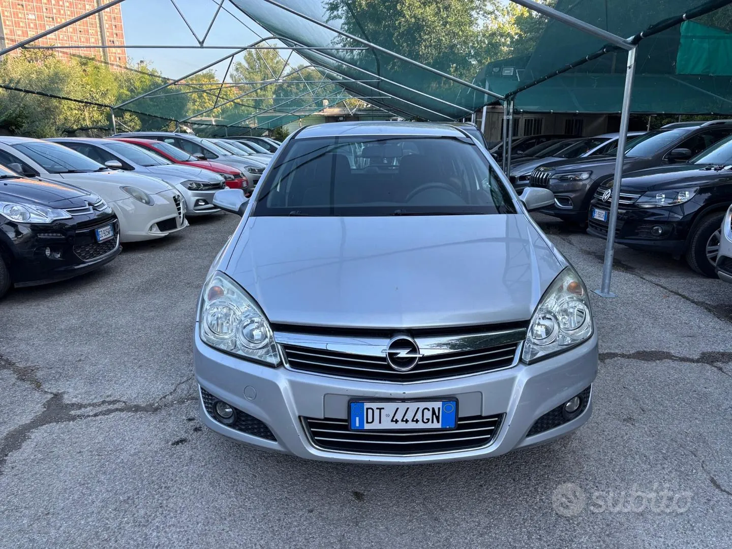 Opel Astra 2009 photo 2