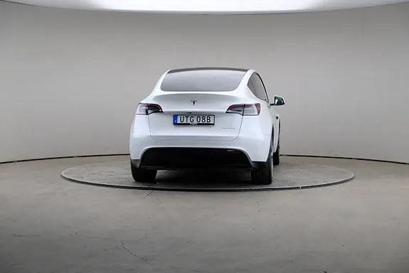 Tesla Model Y 2023 photo 2