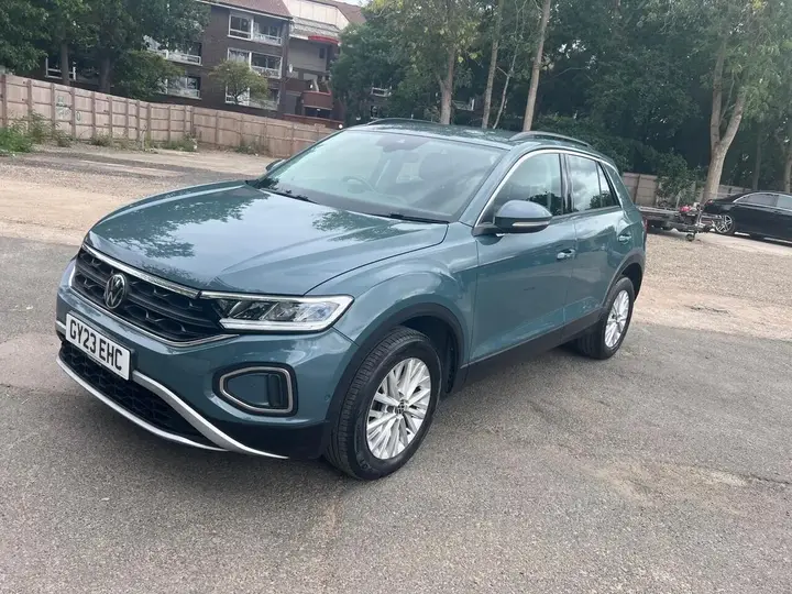 Volkswagen T-Roc 2023 photo 3
