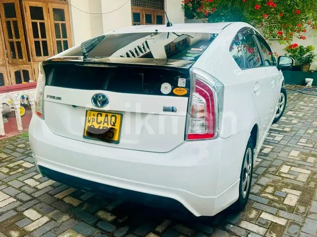 Toyota Prius 2013 photo 2