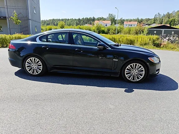 Jaguar Xf 2011 photo 4