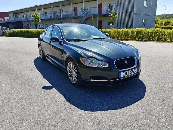 Jaguar Xf 2011 photo 3