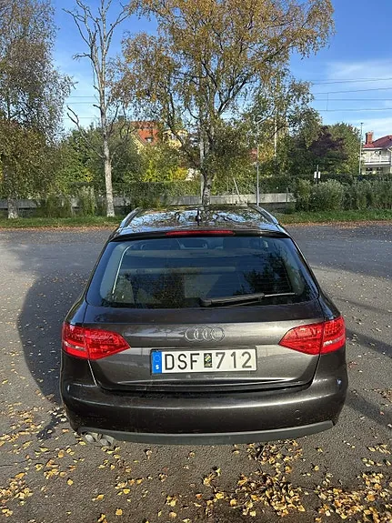 Audi A4 2010 photo 3