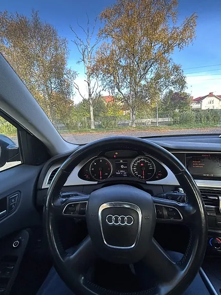 Audi A4 2010 photo 4
