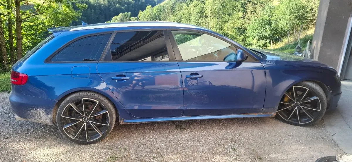 Audi A4 2008 photo 2