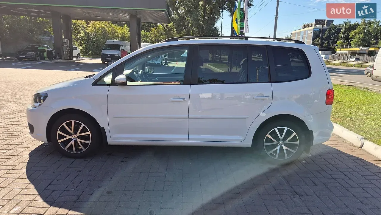 Volkswagen Touran 2015 photo 3