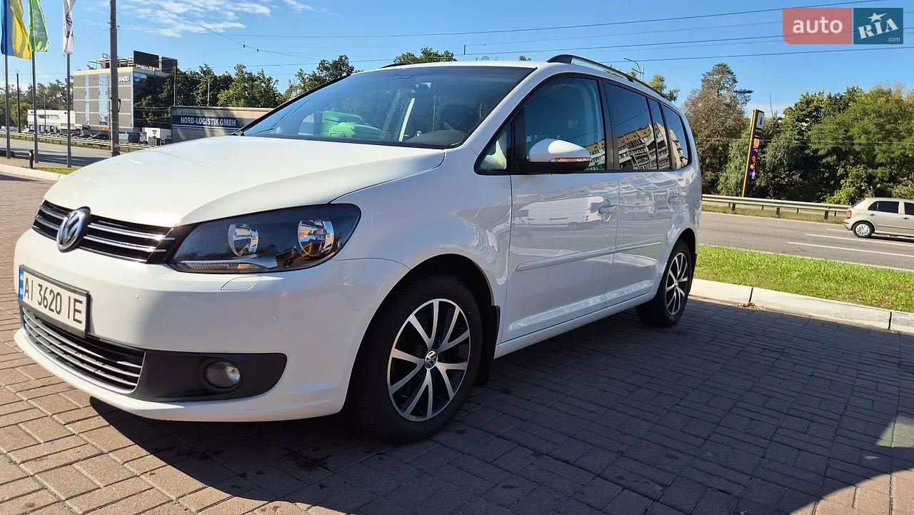 Volkswagen Touran 2015 photo 2
