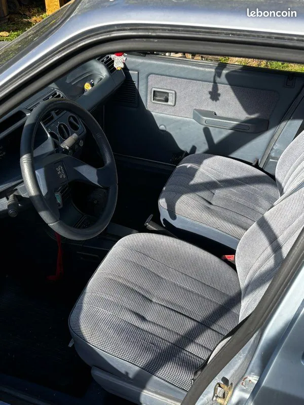 Peugeot 205