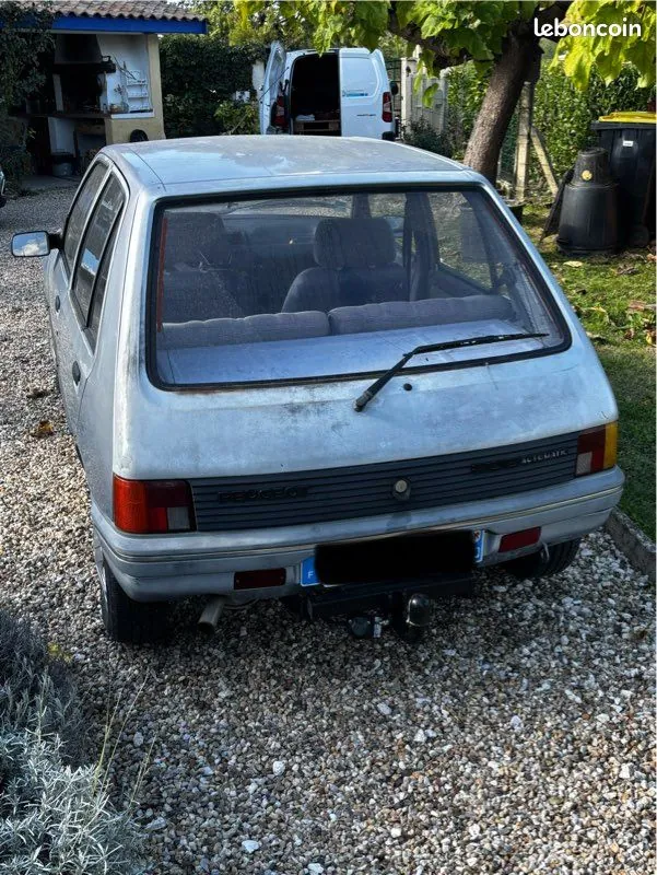 Peugeot 205 1990 photo 2