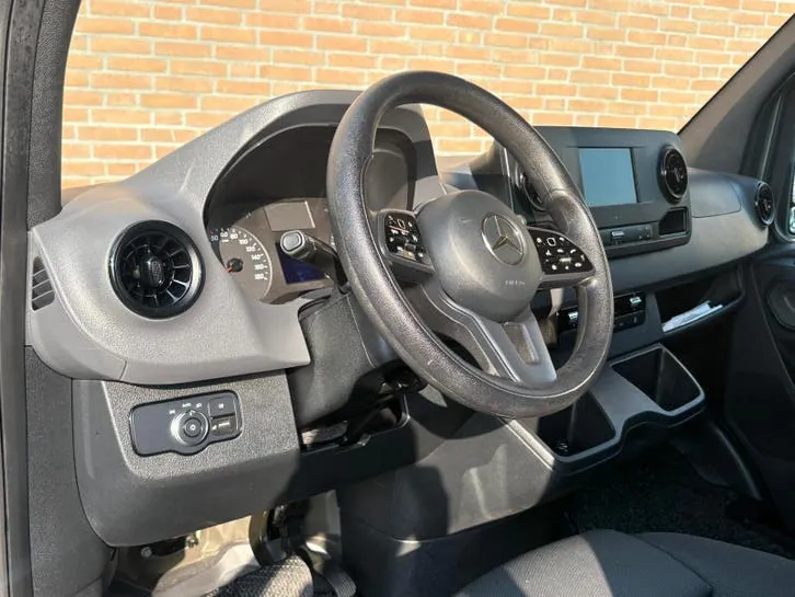 Mercedes-Benz Sprinter 2021 photo 2