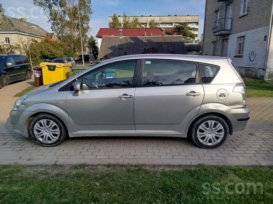Toyota Corolla Verso 2006 photo 2