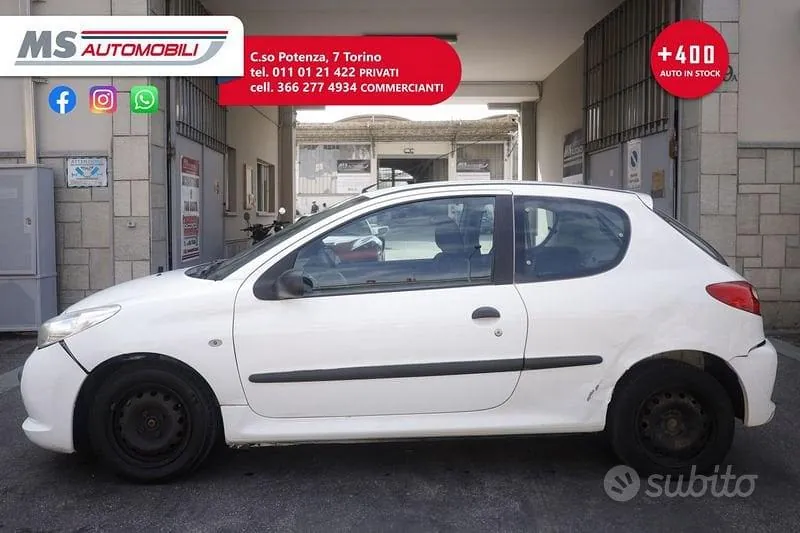 Peugeot 206 2011 photo 3
