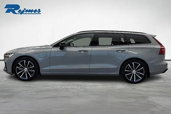 Volvo V60 2025 photo 2