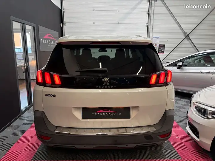 Peugeot 5008 2020 photo 4