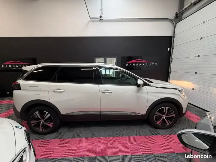 Peugeot 5008 2020 photo 2
