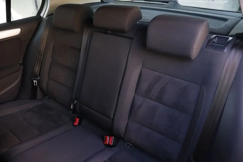 Volkswagen Golf 2012 photo 3