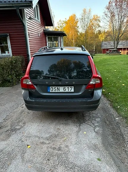 Volvo V70 2010 photo 4