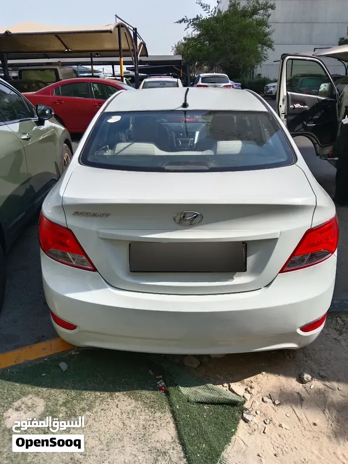 Hyundai Accent 2015 photo 4
