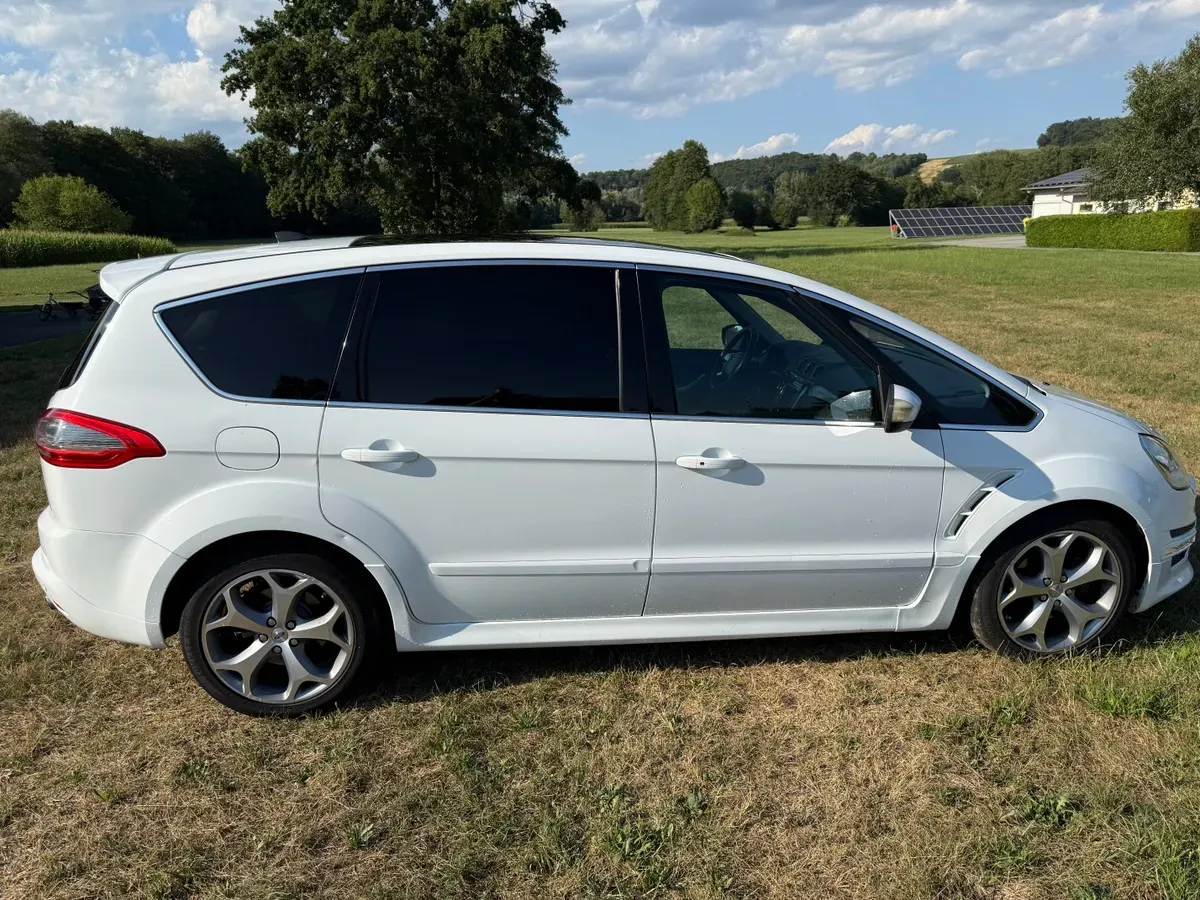 Ford S-Max 2011 photo 3