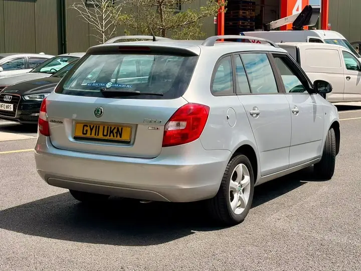 Skoda Fabia 2012 photo 4