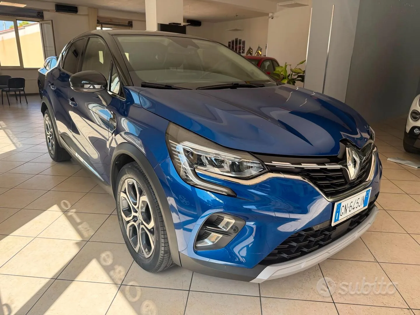 Renault Captur 2023 photo 3
