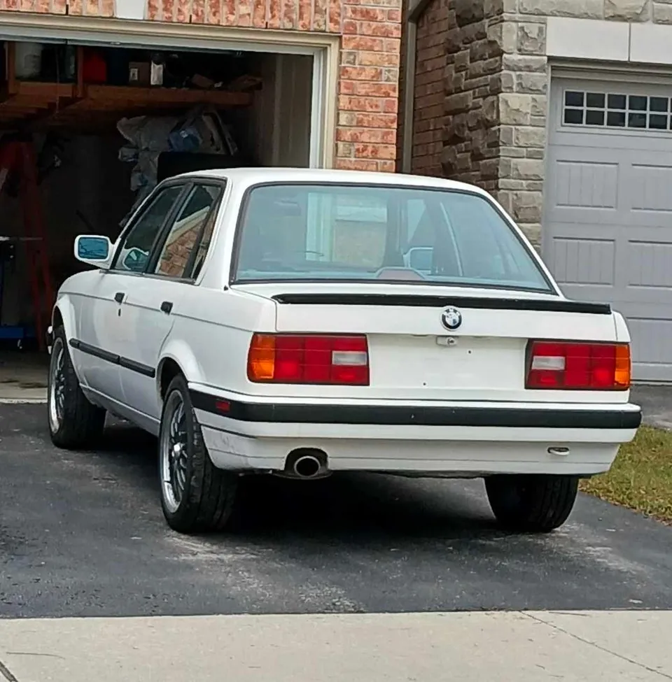 BMW E30 1991 photo 3