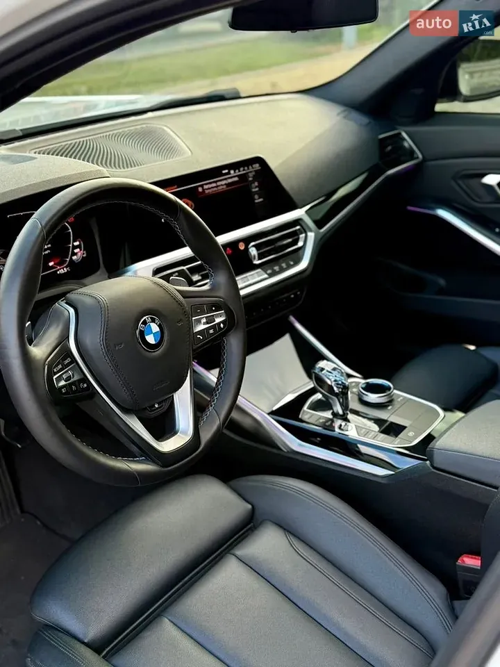 BMW 3 Series 2019 photo 5