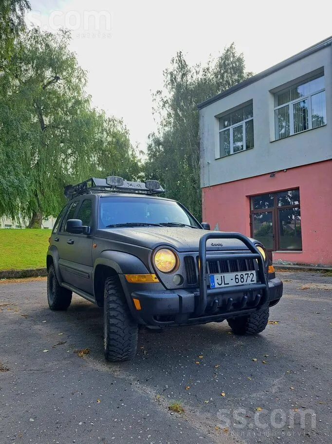 Jeep Cherokee 2005 photo 2