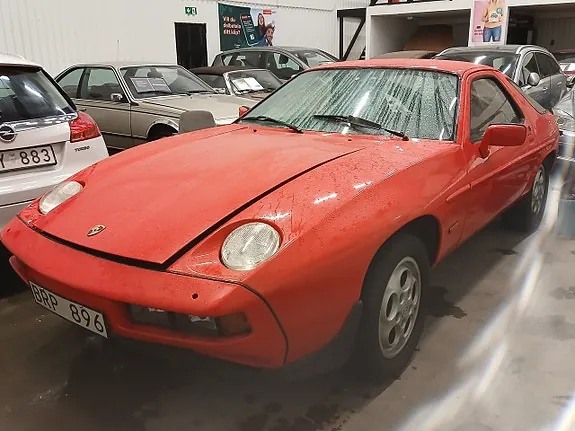 Porsche 928