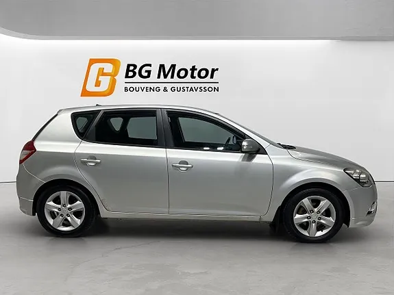 Kia Ceed 2012 photo 3
