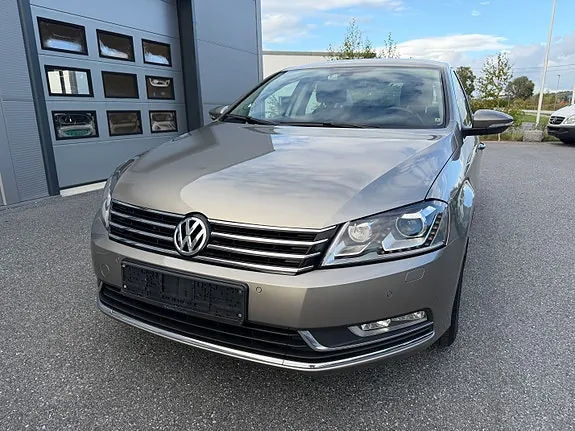 Volkswagen Passat 2013 photo 2