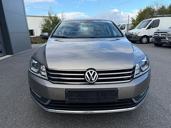Volkswagen Passat 2013 photo 3