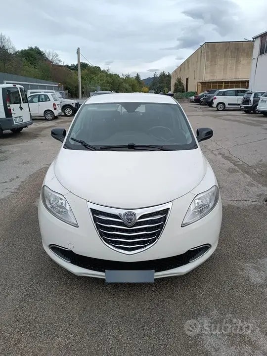 Lancia Ypsilon