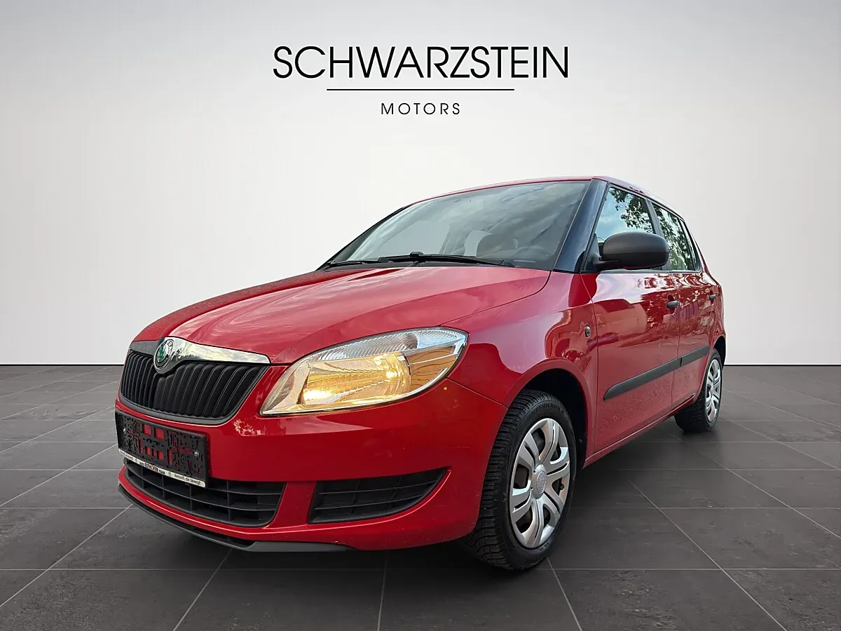 Skoda Fabia 2012 photo 3