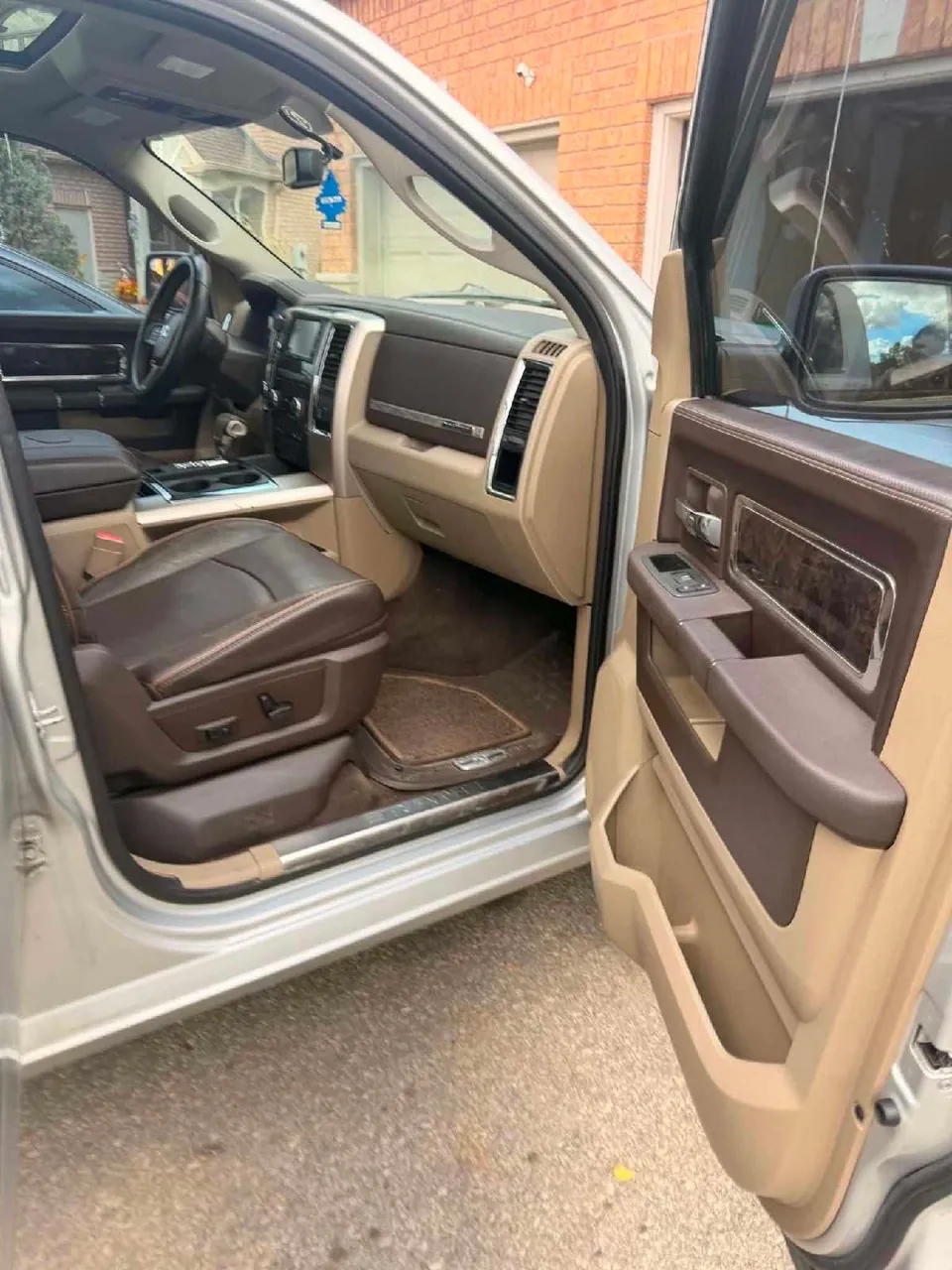 Dodge Ram 1500 2012 photo 3