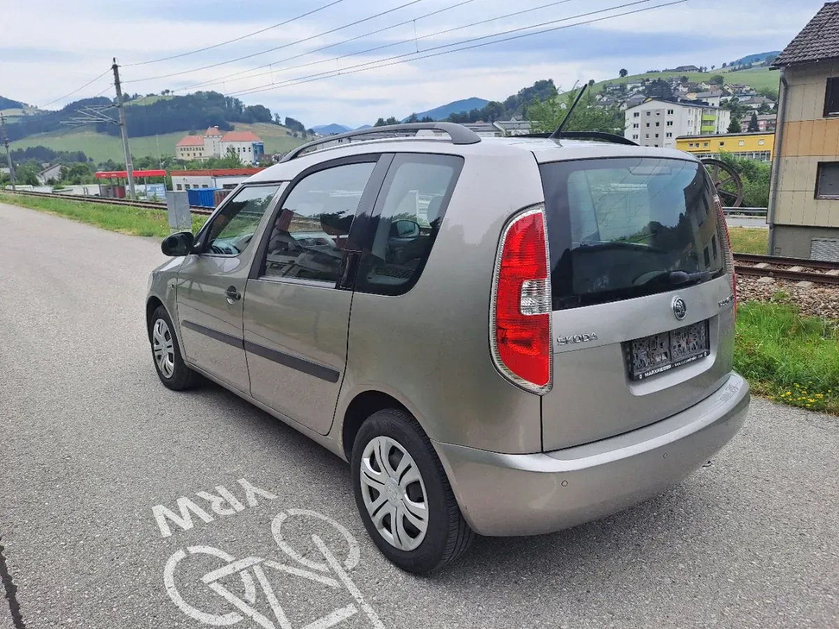 Skoda Roomster 2015 photo 3