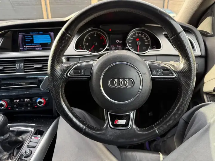 Audi A5 2012 photo 4