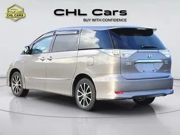 Toyota Estima 2015 photo 4