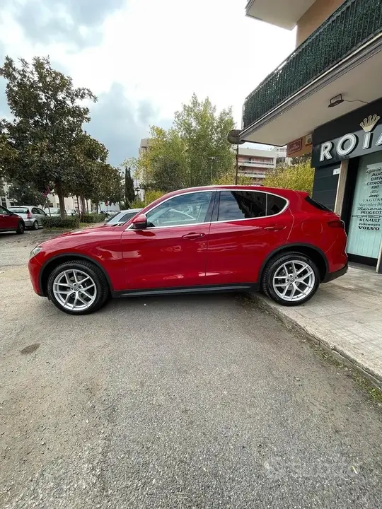 Alfa Romeo Stelvio 2017 photo 2