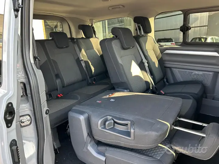 Volkswagen Caravelle 2025 photo 5