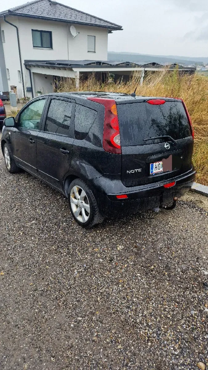 Nissan Note 2009 photo 2